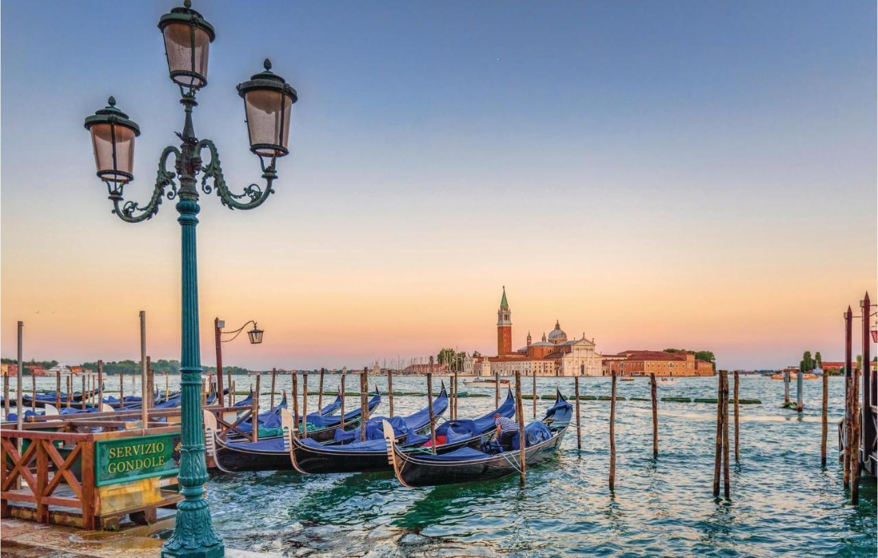 Nice Apartment In Venezia -Ve- With Wifi Экстерьер фото